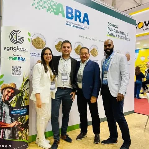 SIAVS-Salão Internacional de Avicultura e Suinocultura